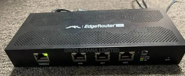 Ubiquiti Networks Edgerouter Lite 3-Port Router Erlite-3 (Black) · Photo 1