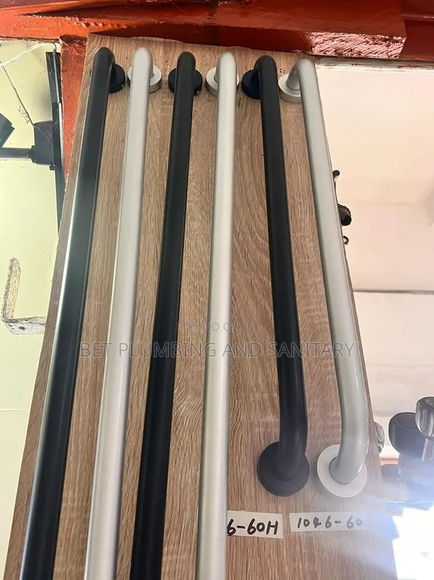 Towel Ray_towel Bar(Black Silver) · Photo 1