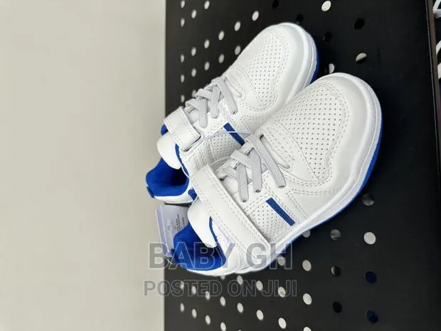 White Sneaker · Photo 2