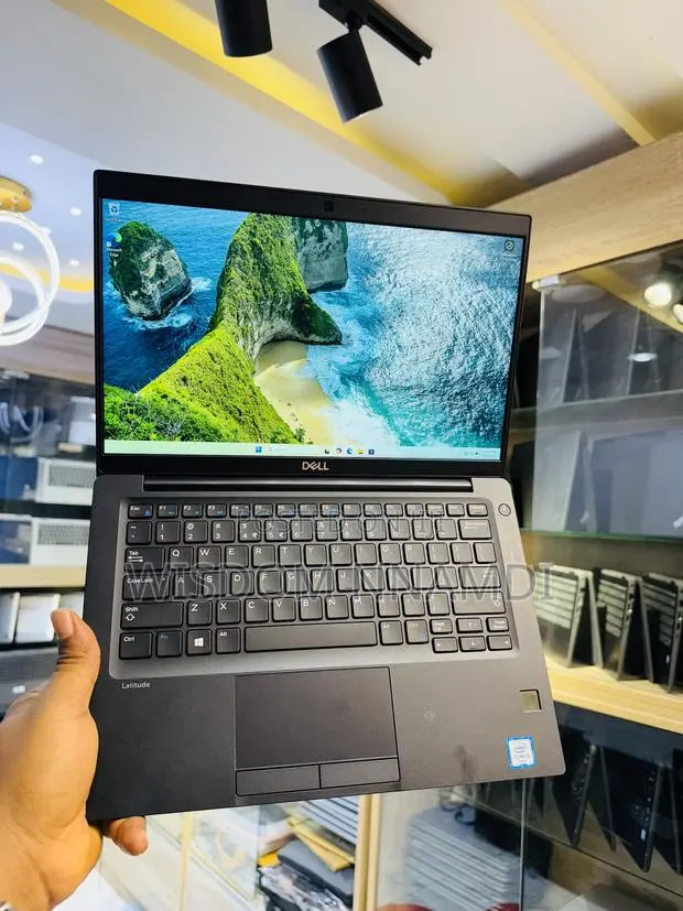 Laptop Dell Latitude 7380 8GB Intel Core i5 SSD 256GB · Photo 1