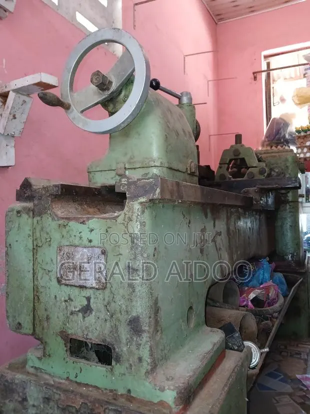 Conventional Metalworking Lathe · Photo 1
