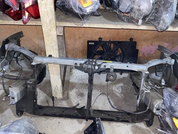 Toyota Corolla 2005 Radiator Support Panel · Photo 1