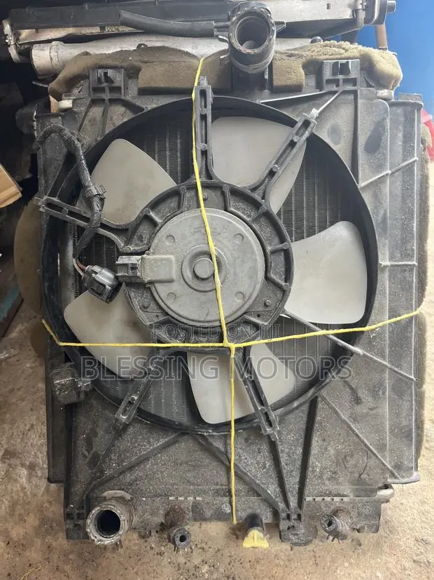 Toyota Passo Radiator Thank Complete · Photo 1