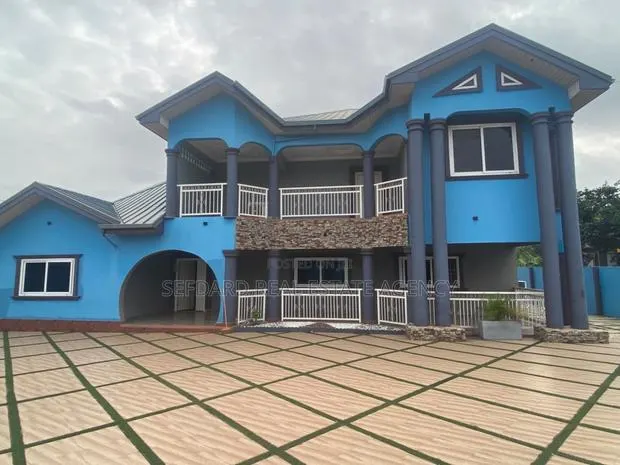 5bdrm House in Sefdard Properties, Haatso for sale · Photo 1