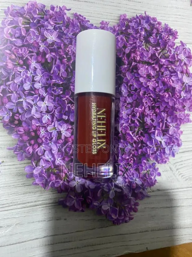 Nehelix Hydrating Lip Gloss · Photo 1