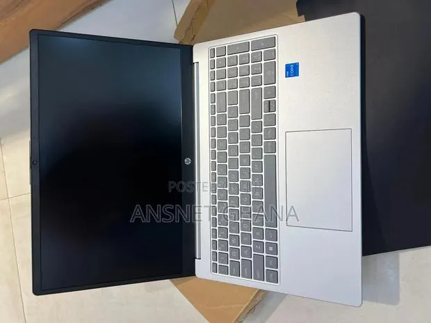 New Laptop HP 16GB Intel Core I5 SSD 512GB · Photo 1