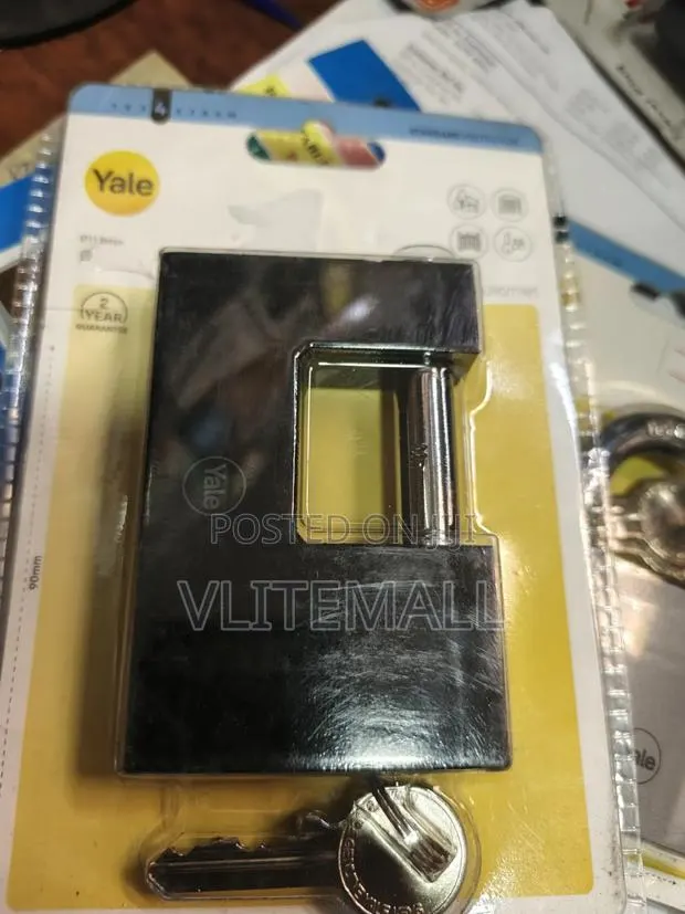 Yale 90mm Cast Iron Shutter Padlock (Y113blfor High Industrial · Photo 1