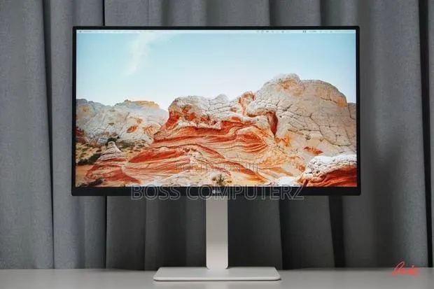 LG 27U550 27 Inch IPS . · Photo 1