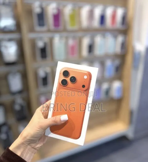 Apple iPhone 17 Pro Max 1 TB Orange · Photo 1