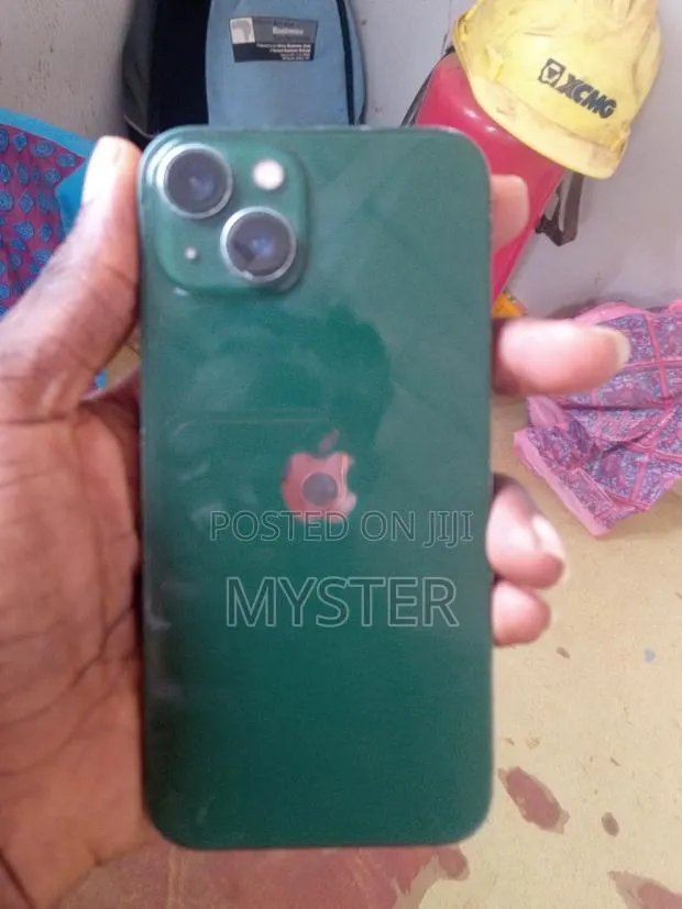 Apple iPhone 13 128 GB Green · Photo 1