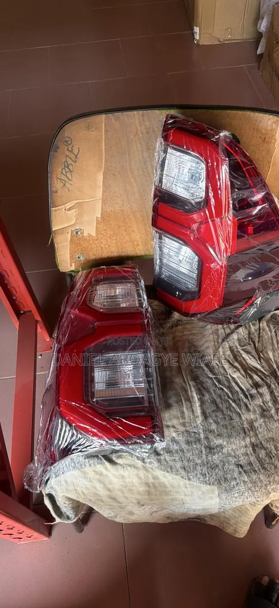 Hilux Vigo 2020 Taillights (LED) · Photo 1