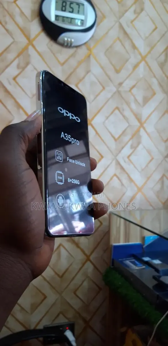 New Oppo A56 5G 256 GB White · Photo 1