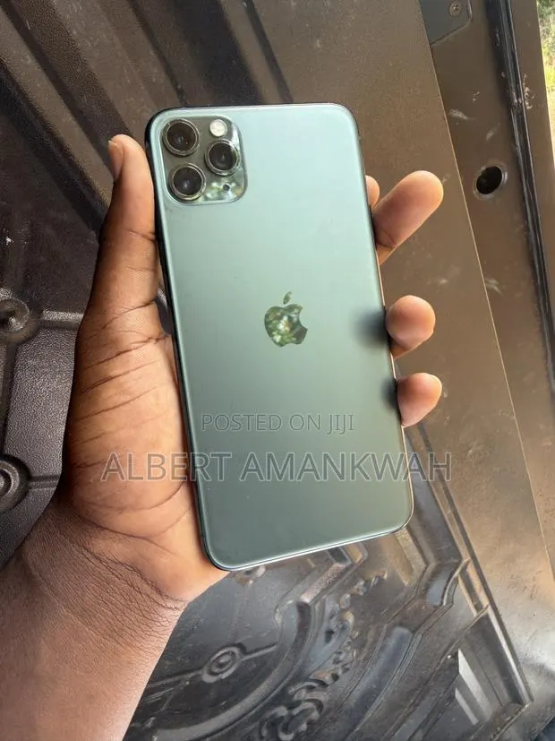 Apple iPhone 11 Pro Max 256 GB Green · Photo 1