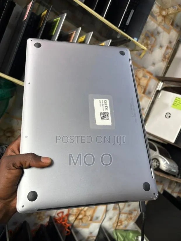 Laptop Apple MacBook Pro 2017 16GB Intel Core i7 SSD 512GB · Photo 1
