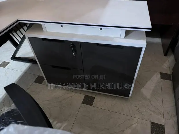 Modern Executive Office Desk (160cm) · Photo 2