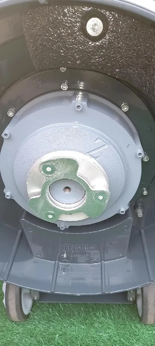 Floor Scrubbing Machine · Photo 1