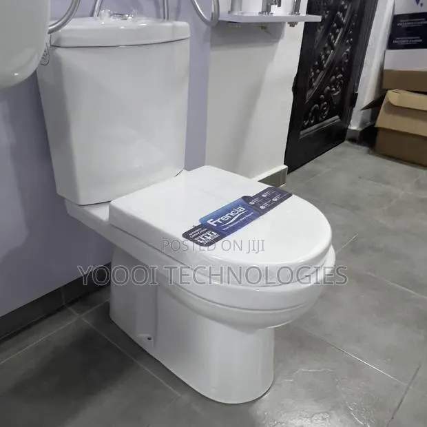 Frencia Durable Close Coupled Wc · Photo 1