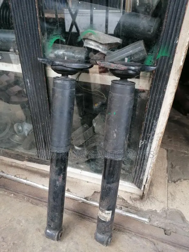 Ford Mondeo 2008 to 2014 Back Shocks Absorbers · Photo 1