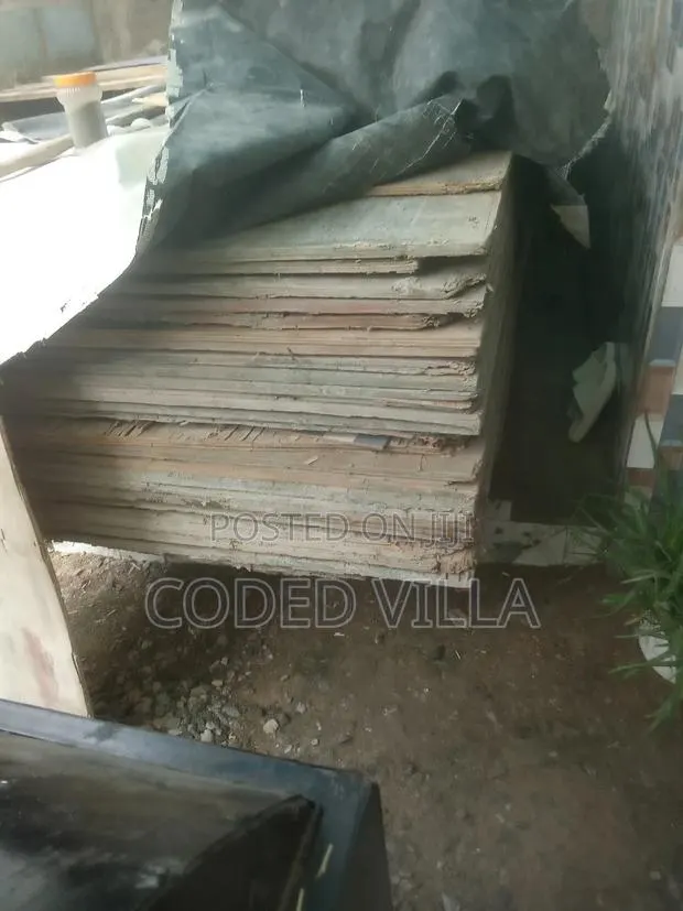 Plywood 200gh Each for Sale for Concrete Floors and Scaffolding · Photo 1
