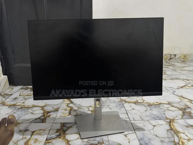 Dell Edgeless Monitor 24 Inches Slim · Photo 1