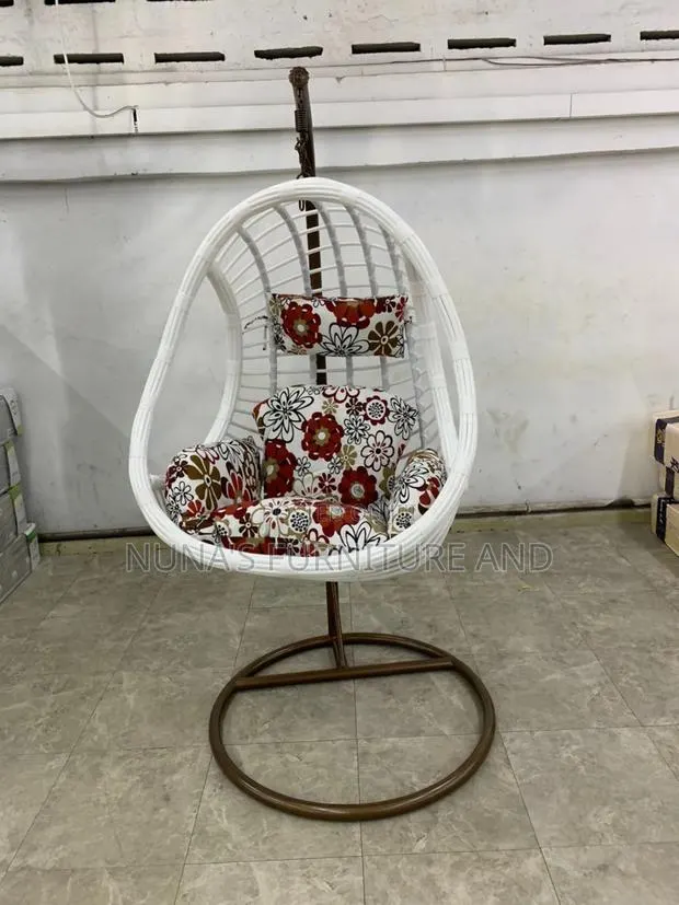 Swing Chair · Photo 1