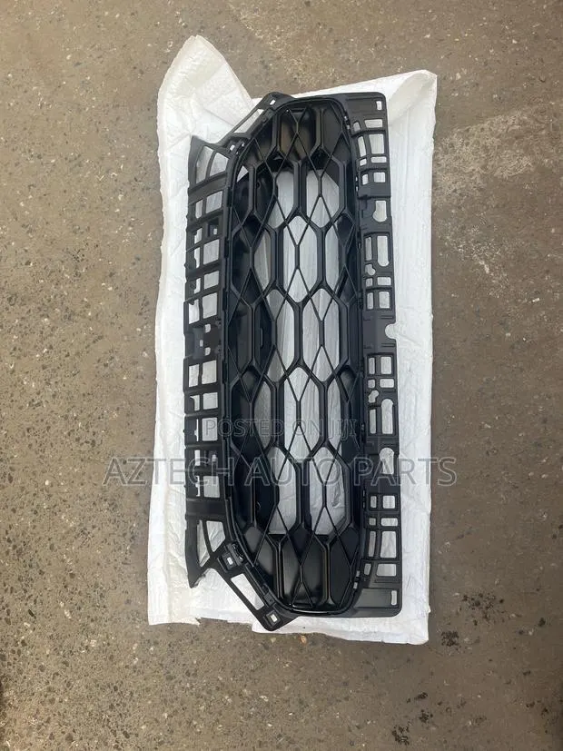 Honda HRV Hr-v 2022 2023 2024 2025 Front Shells/Grille · Photo 1