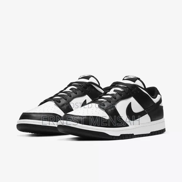 Nike Dunk Low Black White · Photo 1