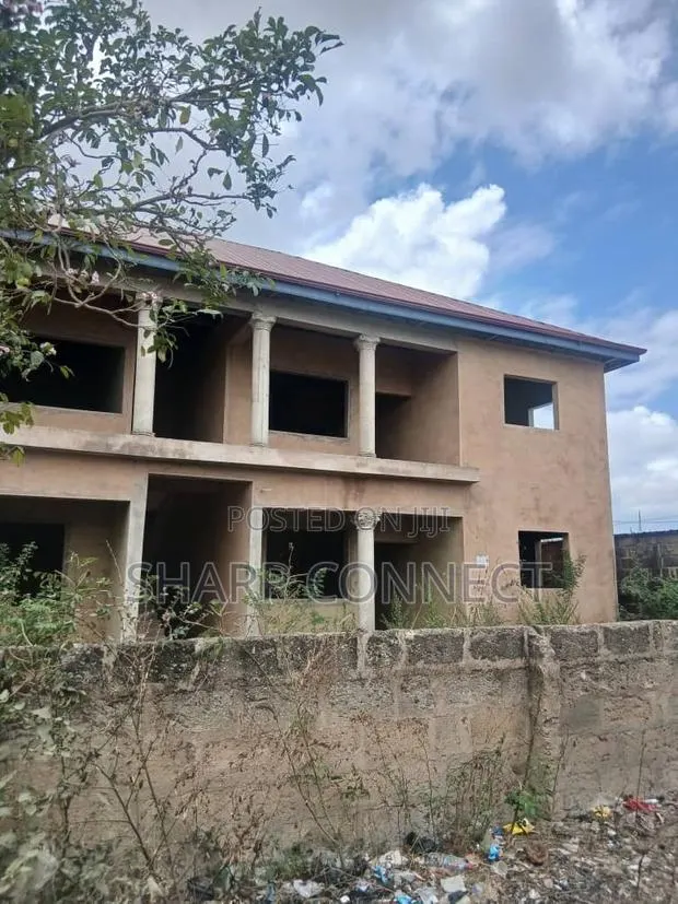 12bdrm House in Kasoa America Down, Adade for sale · Photo 1