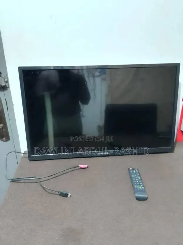 Sunny Walk 32 Inces Flat Screen TV · Photo 1