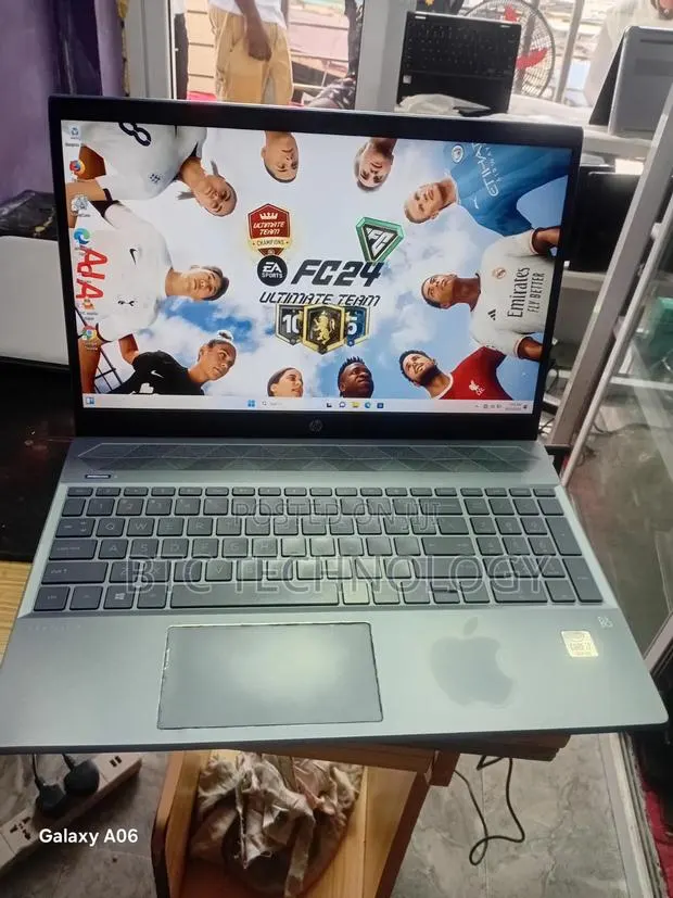 Laptop HP Pavilion Gaming Laptop 15-dk2xxx 16GB Intel Core i7 SSD 256GB · Photo 1