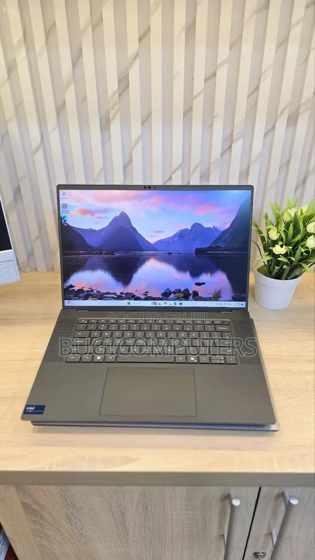 Laptop Dell Precision 5690 32GB Intel Core Ultra 7 SSD 2T · Photo 1