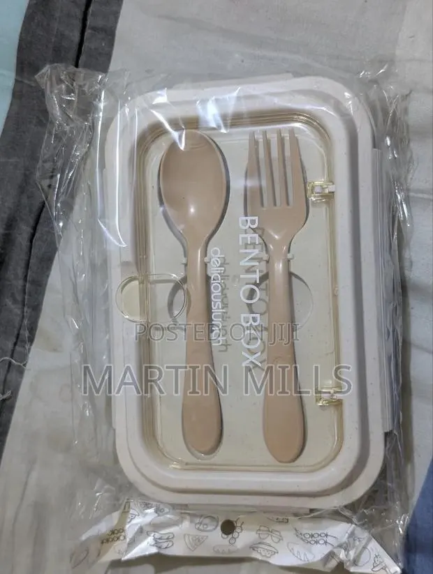 Lunch Box With Cutlery · Photo 2