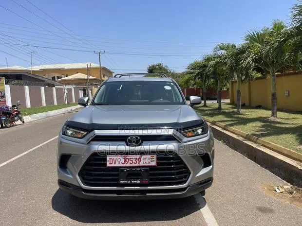 Toyota Highlander XLE AWD 2024 Silver
