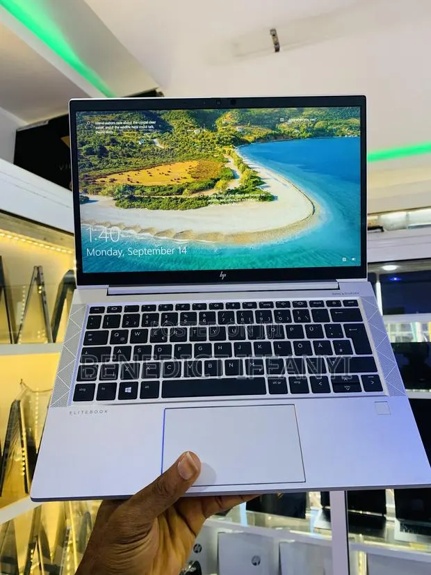 Laptop HP EliteBook 830 G8 8GB Intel Core i5 SSD 256GB · Photo 1
