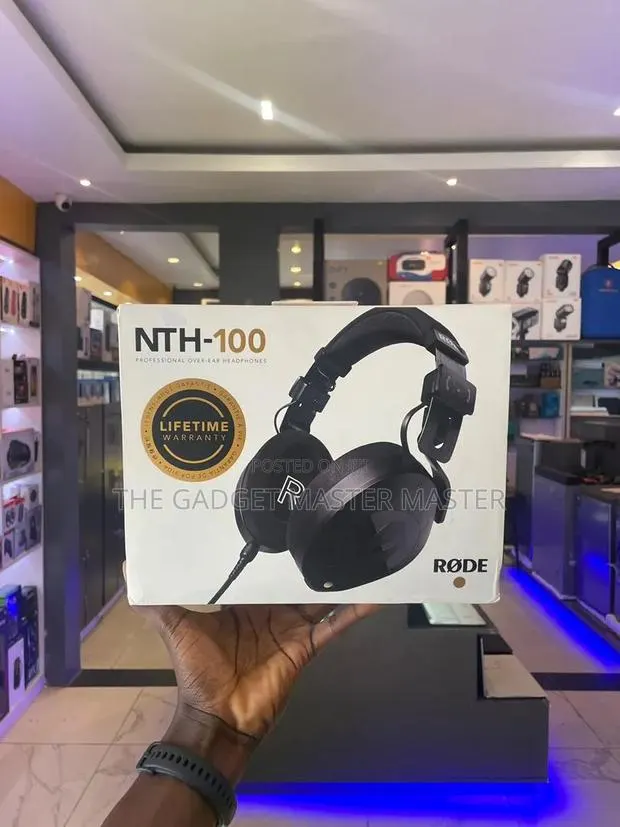 Rode NTH-100 Professional Closed-Back Headphone · Photo 1