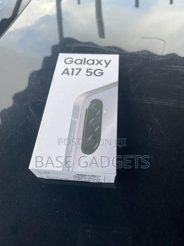 New Samsung Galaxy A17 5G 256 GB Silver · Photo 1