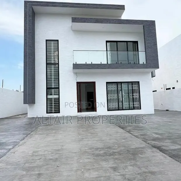 4bdrm House in Sakumono, Accra Metropolitan for sale · Photo 1
