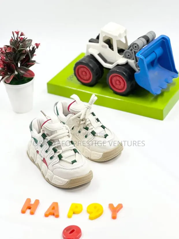 Kids Sneakers, Supreme Quality · Photo 1