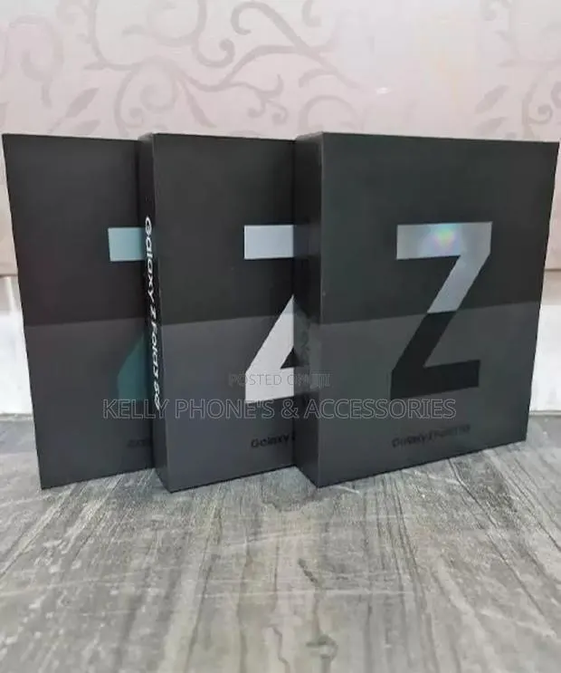 New Samsung Galaxy Z Fold 2 256 GB Bronze · Photo 1