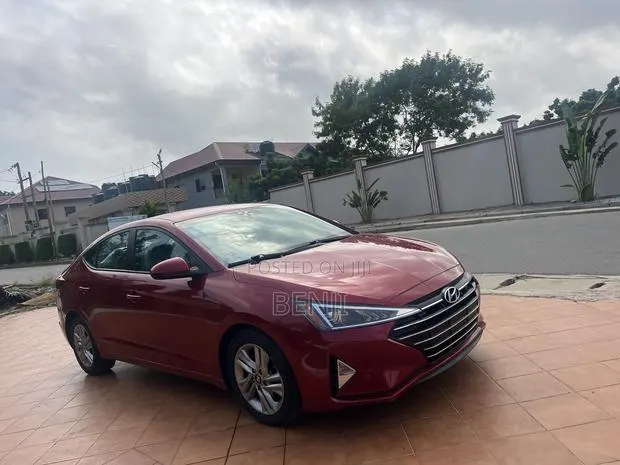 Hyundai Elantra 2019 Red · Photo 1