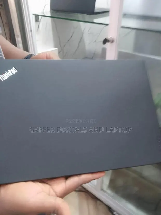 New Laptop Lenovo ThinkPad T470s 8GB Intel Core I5 SSD 256GB · Photo 1