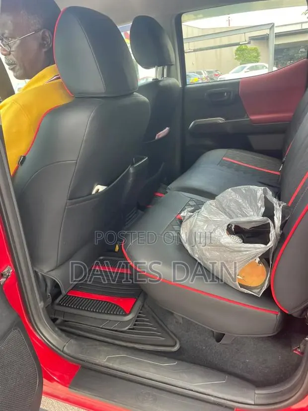 Toyota Tacoma 2022 Red · Photo 1