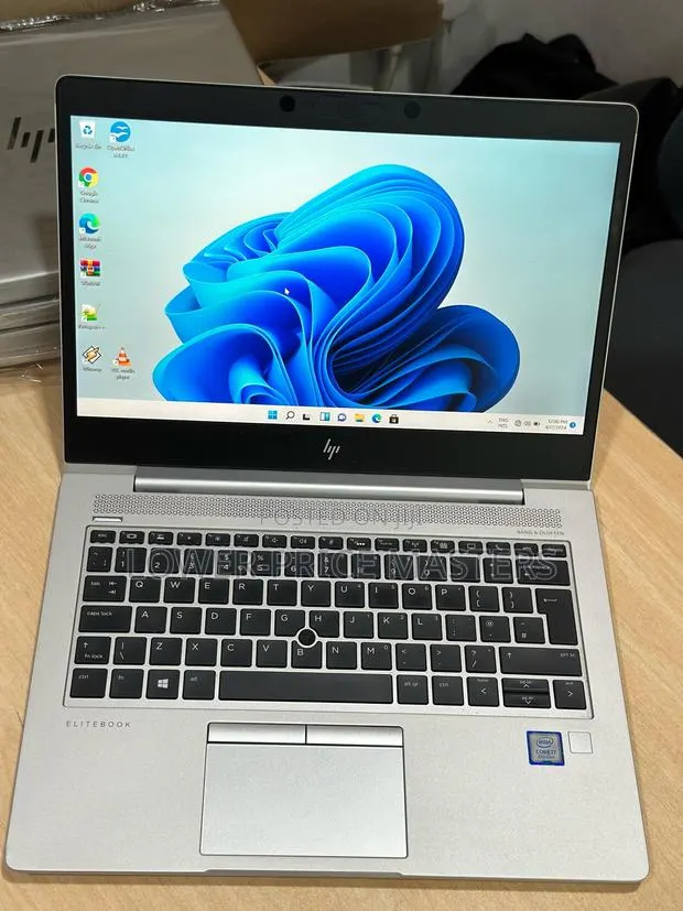 New Laptop HP EliteBook 830 G5 16GB Intel Core I7 SSD 256GB · Photo 1