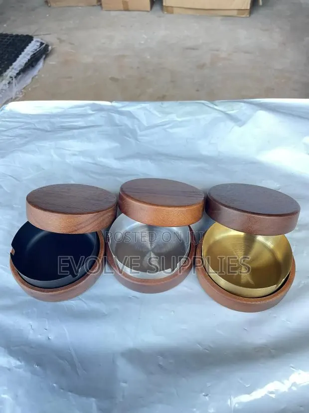 Walnut With Stainless Ash Tray · Photo 1