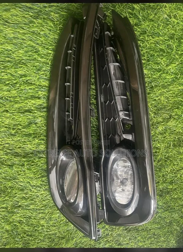 Civic 13-15 Fog Lamp and Cover · Photo 1