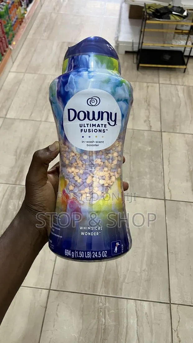 Downy Ultimate Fusions in-Wash Scent Booster · Photo 1