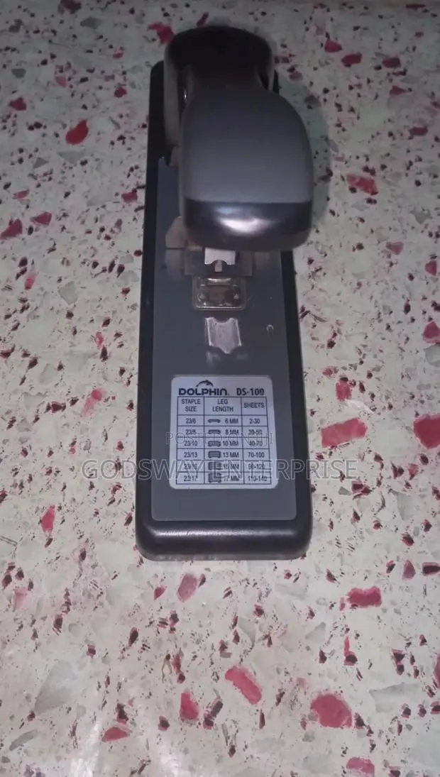 Dolphin DS-100 Heavy Duty Stapler · Photo 3