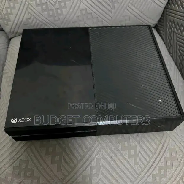 Xbox One With Games · Photo 1