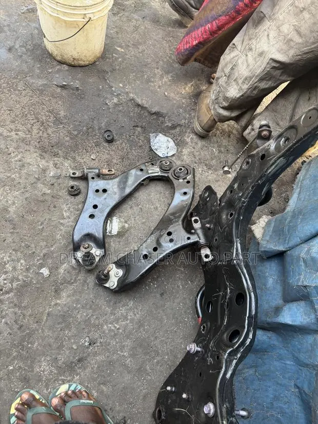 Rav 4 219-2025 Lower Arm With Front Beam Available · Photo 1