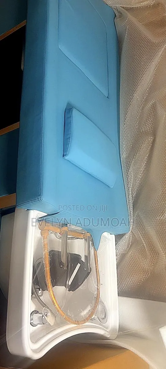 Tiffany Blue - 7-in-1 Super Luxury Spa Bed · Photo 1